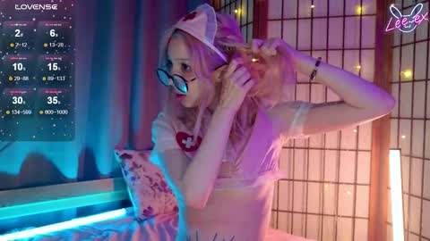 Snapshot of lee_ex chatting on 09-30-25, 07:13 Lee ex online show from 09-30-25, 07:13