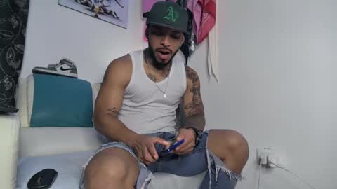 leenar_key online show from 02-01-25, 02:02