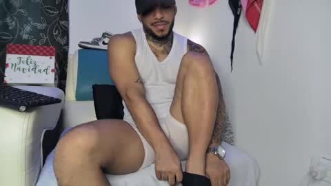 leenar_key online show from 02-28-25, 03:15