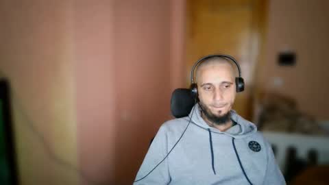 lefrenchiies online show from 11-20-25, 07:52