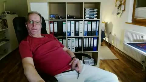 Snapshot of lefti27 chatting on 03-28-26, 10:42 Dave online show from 03-28-26, 10:42