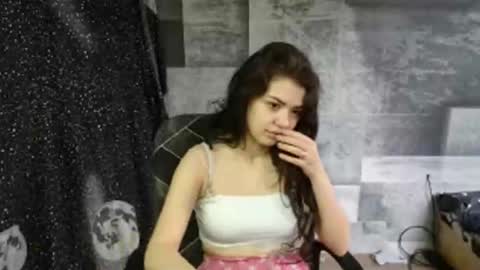 Snapshot of legenda_liya chatting on 04-17-26, 10:29 Liya online show from 04-17-26, 10:29