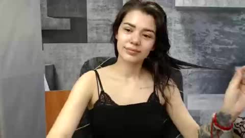 Snapshot of legenda_liya chatting on 05-06-26, 02:08 Liya online show from 05-06-26, 02:08
