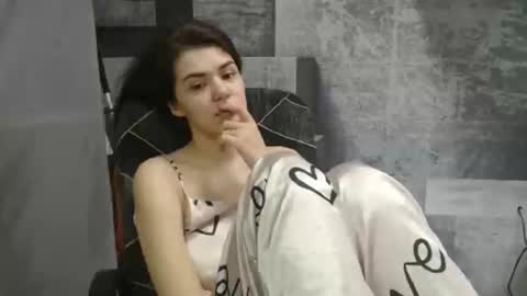 Snapshot of legenda_liya chatting on 05-13-26, 09:17 Liya online show from 05-13-26, 09:17