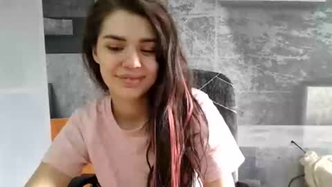 Snapshot of legenda_liya chatting on 05-22-26, 01:39 Liya online show from 05-22-26, 01:39