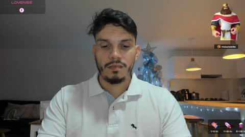 Snapshot of legolas_15 chatting on 12-11-24, 01:58 Alejandro online show from 12-11-24, 01:58