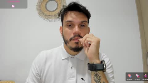 Snapshot of legolas_15 chatting on 12-28-24, 09:09 Alejandro online show from 12-28-24, 09:09