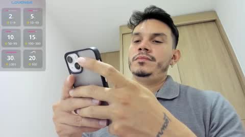 Snapshot of legolas_15 chatting on 10-23-25, 10:14 Alejandro online show from 10-23-25, 10:14