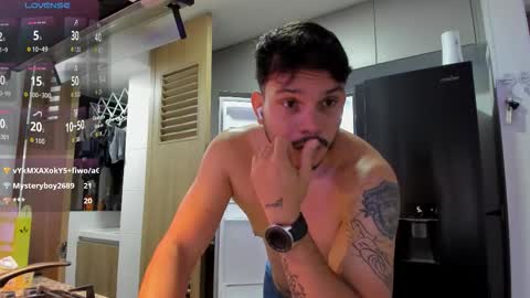 Snapshot of legolas_15 chatting on 10-29-25, 04:09 Alejandro online show from 10-29-25, 04:09