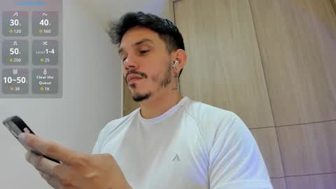 Snapshot of legolas_15 chatting on 11-02-25, 06:27 Alejandro online show from 11-02-25, 06:27