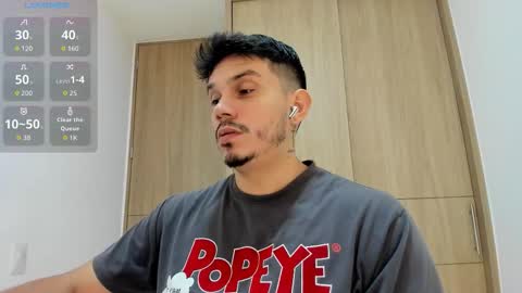 Snapshot of legolas_15 chatting on 11-07-25, 01:33 Alejandro online show from 11-07-25, 01:33