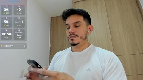 Snapshot of legolas_15 chatting on 11-10-25, 12:15 Alejandro online show from 11-10-25, 12:15