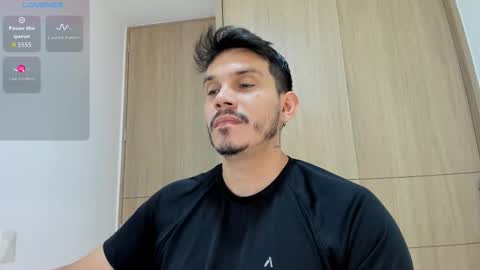 Snapshot of legolas_15 chatting on 11-22-25, 06:18 Alejandro online show from 11-22-25, 06:18