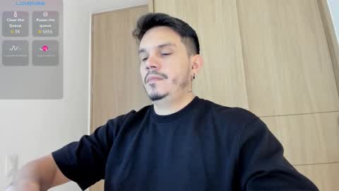 Snapshot of legolas_15 chatting on 12-13-25, 08:25 Alejandro online show from 12-13-25, 08:25