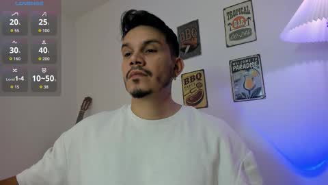 Snapshot of legolas_15 chatting on 01-09-26, 10:40 Alejandro online show from 01-09-26, 10:40