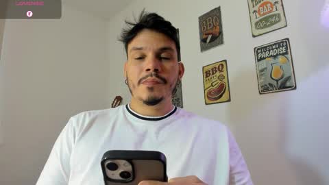 Snapshot of legolas_15 chatting on 01-14-26, 12:44 Alejandro online show from 01-14-26, 12:44