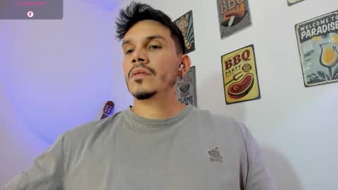 Snapshot of legolas_15 chatting on 02-05-26, 02:49 Alejandro online show from 02-05-26, 02:49