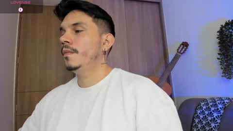 Alejandro online show from 05-09-26, 04:23