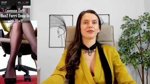 Snapshot of legswattitude chatting on 12-30-24, 11:15 Elle online show from 12-30-24, 11:15