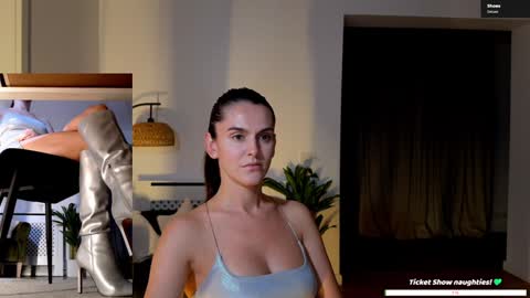 Elle  online show from 10-25-25, 03:40