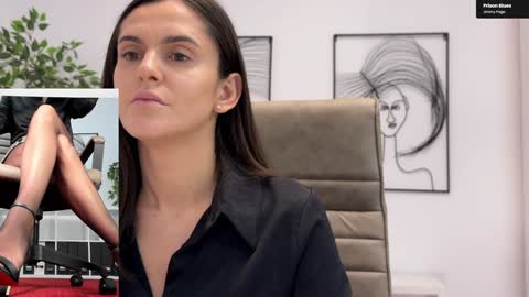 Elle  online show from 11-18-25, 07:57