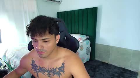 Snapshot of lei_77 chatting on 02-18-26, 09:44 Lei online show from 02-18-26, 09:44