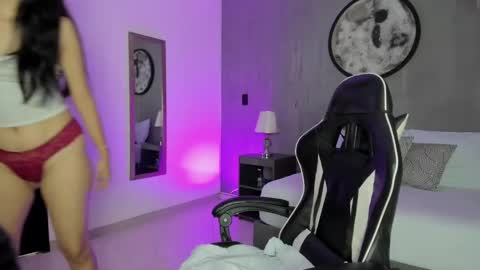 Snapshot of leia_hatman_ chatting on 11-19-25, 12:16 L E I A online show from 11-19-25, 12:16