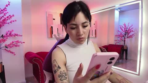 Leia.  online show from 09-18-25, 11:34