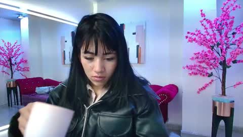 Leia.  online show from 11-05-25, 12:05