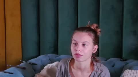 leiahux online show from 07-18-26, 05:44