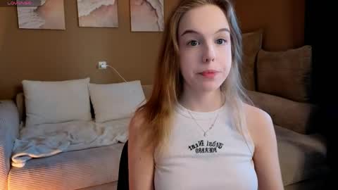 Snapshot of leiamurphy chatting on 04-05-26, 02:14 Leia online show from 04-05-26, 02:14