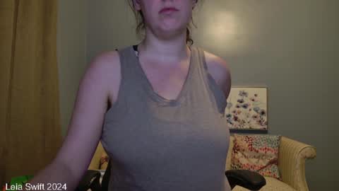 Snapshot of leiaswift chatting on 12-09-24, 12:40 Leia Swift online show from 12-09-24, 12:40