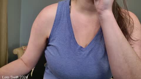 Snapshot of leiaswift chatting on 01-02-25, 12:57 Leia Swift online show from 01-02-25, 12:57