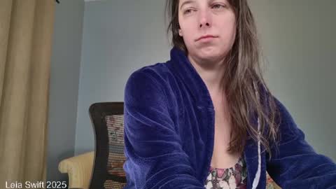 Snapshot of leiaswift chatting on 01-28-25, 10:56 Leia Swift online show from 01-28-25, 10:56