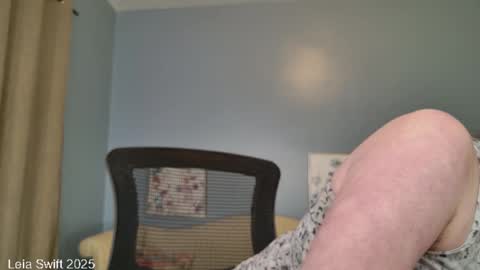 Snapshot of leiaswift chatting on 02-15-25, 12:22 Leia Swift online show from 02-15-25, 12:22