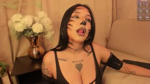 Leia online show from 10-22-25, 02:45