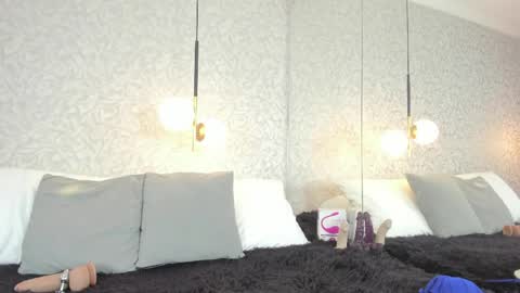 LEIGH ANGELS online show from 05-11-26, 10:07