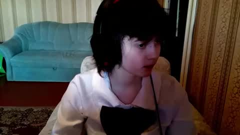 Snapshot of leigharedcross chatting on 03-22-26, 08:07 Viola online show from 03-22-26, 08:07