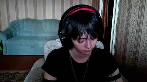 Snapshot of leigharedcross chatting on 03-24-26, 10:09 Viola online show from 03-24-26, 10:09