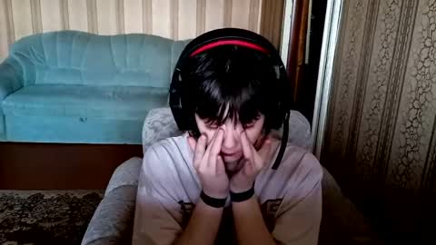 Snapshot of leigharedcross chatting on 03-28-26, 09:09 Viola online show from 03-28-26, 09:09