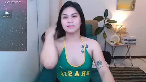 Snapshot of leighcortesi chatting on 06-25-26, 04:11 Cailey online show from 06-25-26, 04:11
