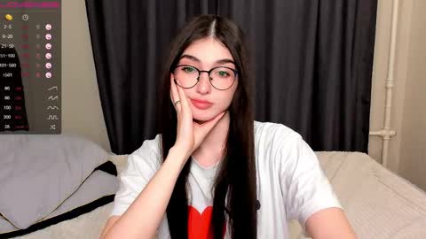 Leila online show from 04-29-26, 07:31