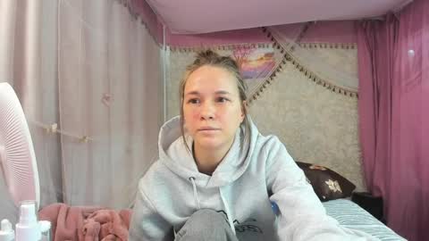 Snapshot of leila_bambi_ chatting on 04-10-26, 10:53 leila_bambi_ online show from 04-10-26, 10:53