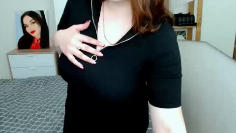 Leila online show from 03-12-25, 06:11