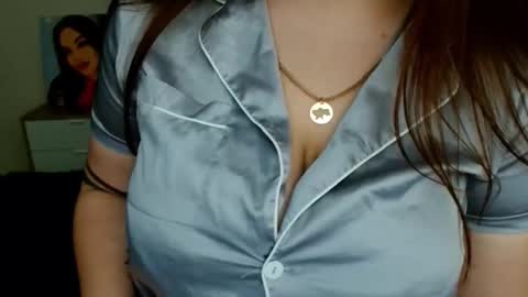 Leila online show from 09-10-25, 04:56