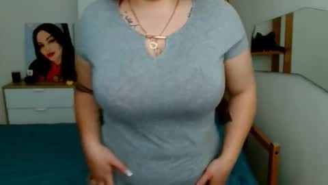 Leila online show from 02-12-26, 05:24