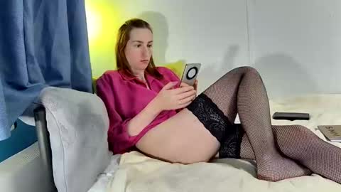 Snapshot of leila_cam18 chatting on 11-04-25, 11:04 Leila online show from 11-04-25, 11:04