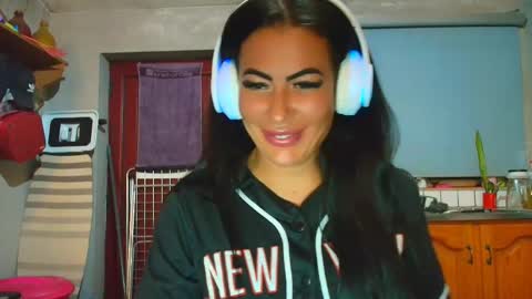 Snapshot of leila_lopexxx chatting on 10-05-25, 11:46 Leila online show from 10-05-25, 11:46