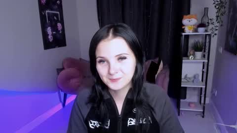 Leila online show from 09-24-25, 12:19