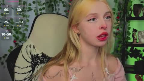 Leila online show from 02-11-26, 03:39